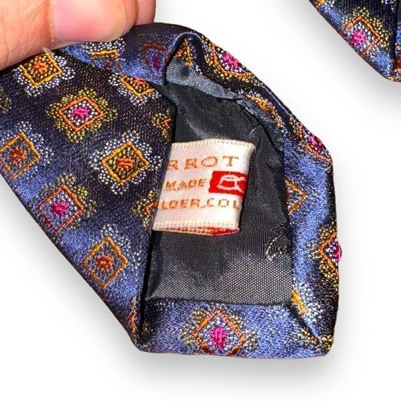 Carrot & Gibbs Navy Blue Flower Handmade 100% Silk Neck Tie - Picture 6 of 9